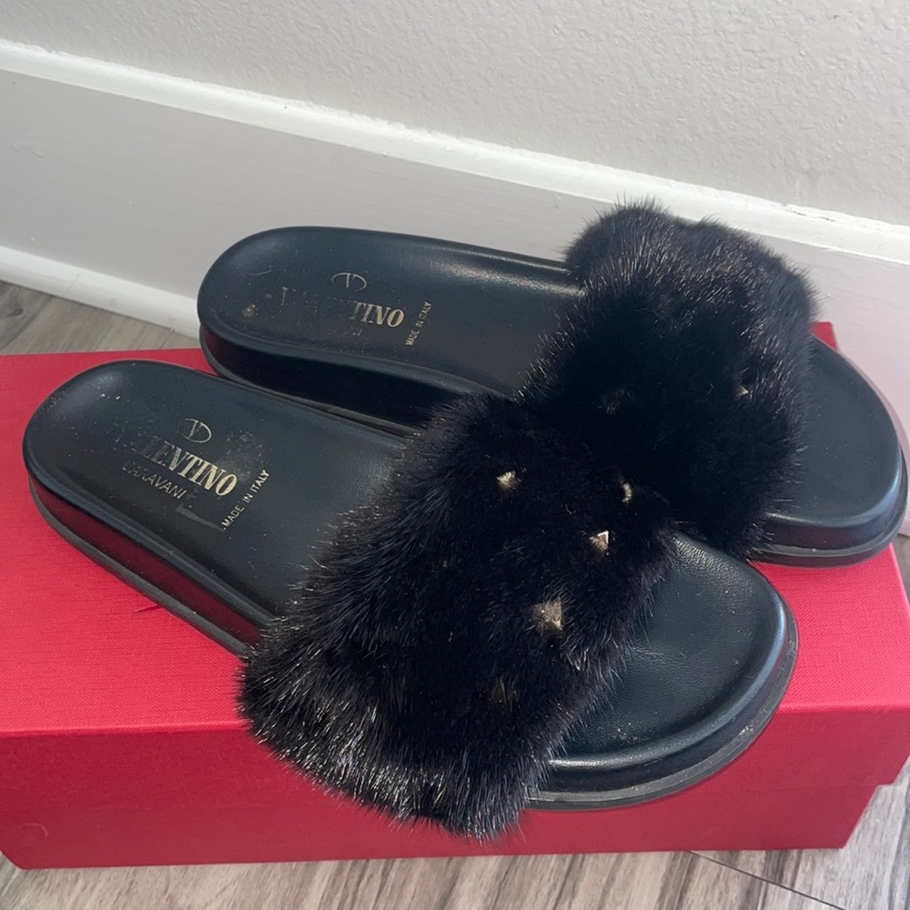 🎉HP🎉Valentino garavani women’s mink fur slides